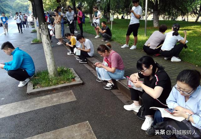 二建一年能掙10萬(wàn)嗎？考個(gè)二建能衣食無(wú)憂嗎？  第2張