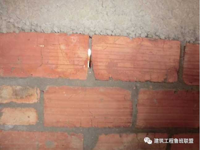 墻面為什么總開裂?15個原因,施工請注意! 第6張 墻面為什么總開裂?15個原因,施工請注意! 第6張